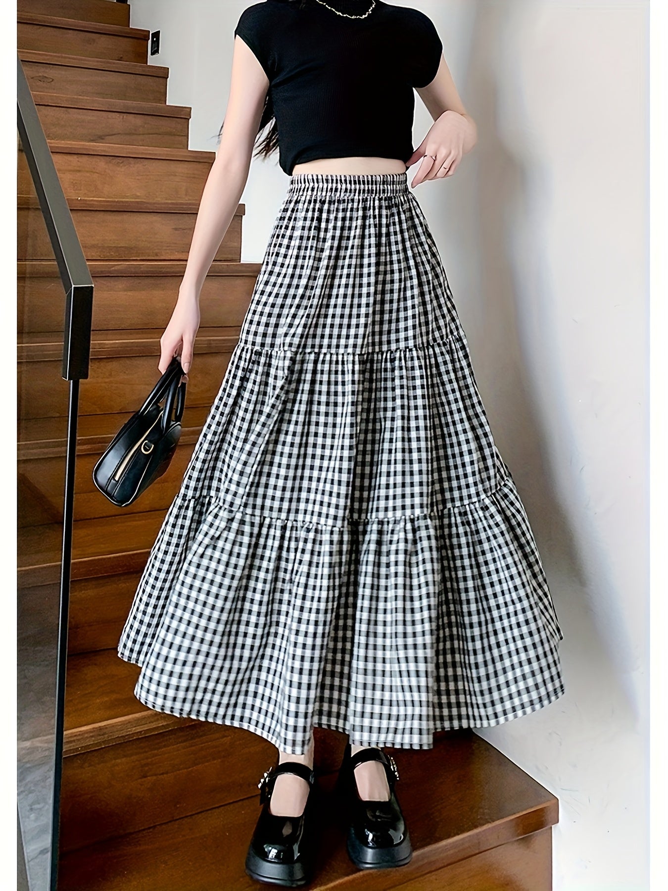Women's High-Waist Black and White Gingham Pleated Skirt - Slimming A-Line Cut, Casual Summer Style, Lightweight and Breathable Fabric, Perfect for Staircase Outfits or Casual Attire