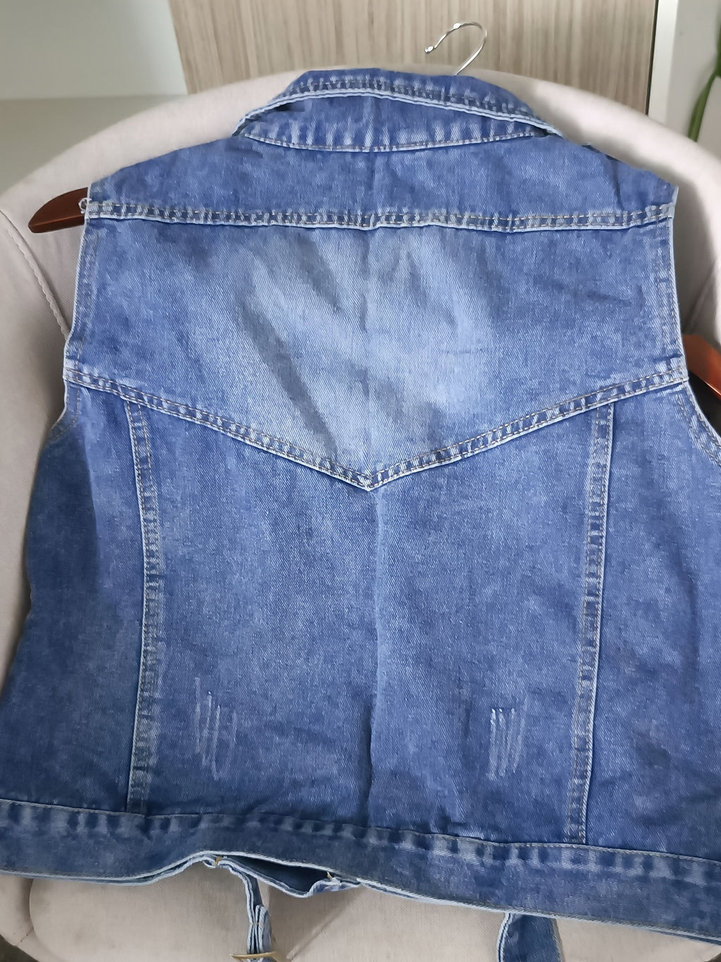 Retro-Style Women'S Denim Jacket with a Zipper, New Korean Version Sleeveless Vest for Spring And Autumn 2025, Designed to Be Slimming.