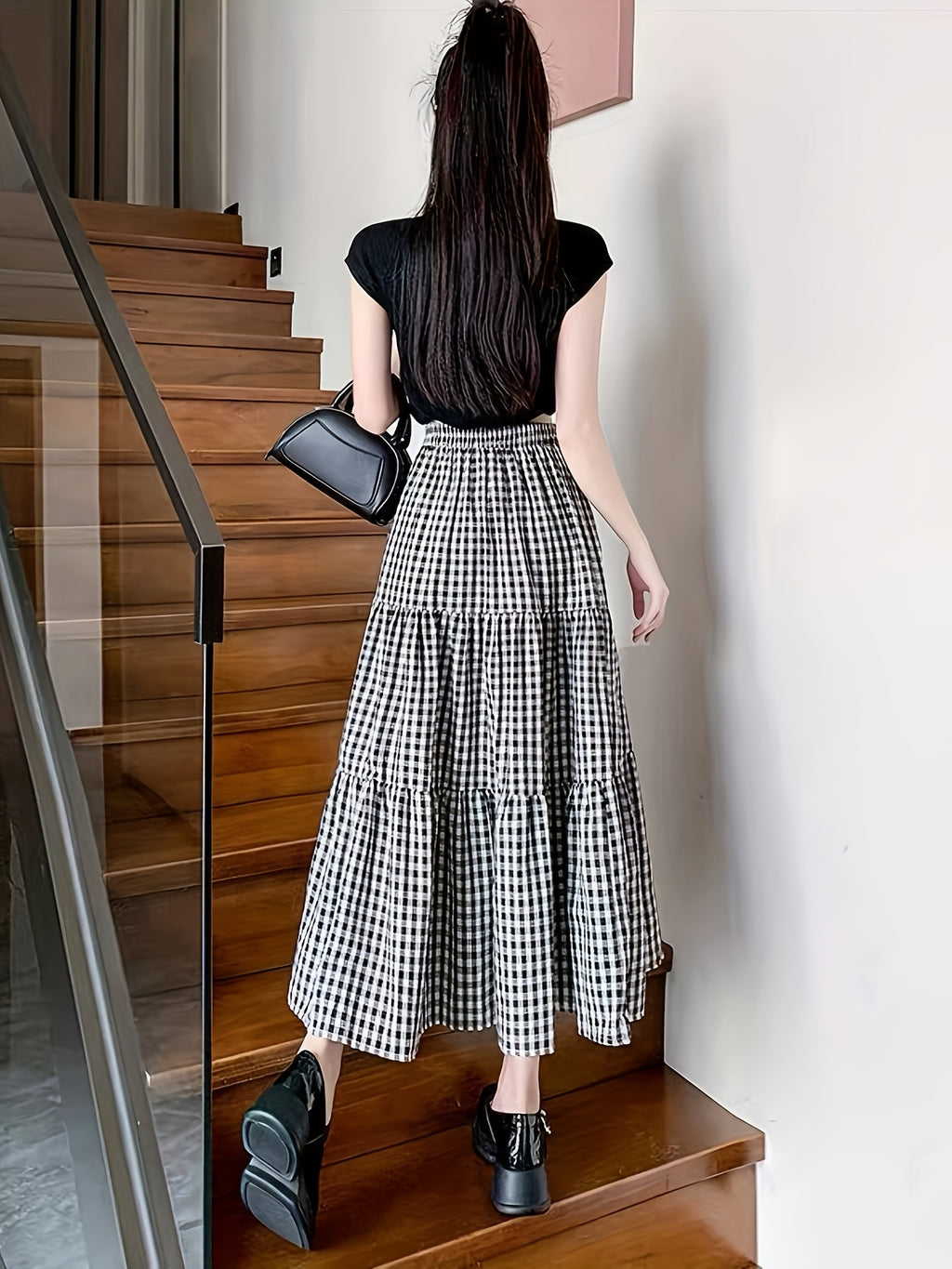 Women's High-Waist Black and White Gingham Pleated Skirt - Slimming A-Line Cut, Casual Summer Style, Lightweight and Breathable Fabric, Perfect for Staircase Outfits or Casual Attire