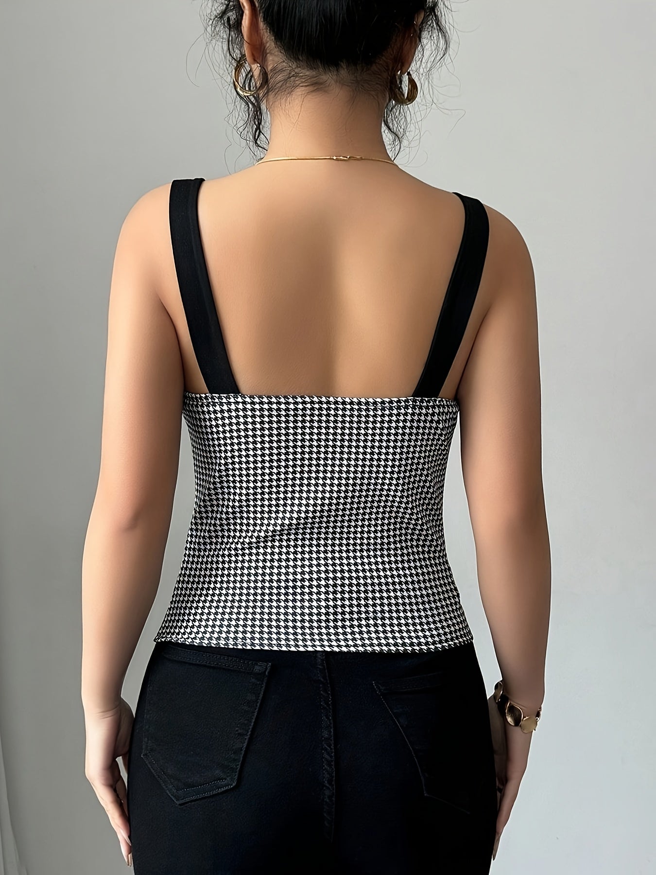 Chic Black & White Houndstooth Sleeveless Vest for Women - Adjustable Spaghetti Straps, V-Neckline, Single Row Buttons, Lightweight Polyester, Perfect for Spring, Summer & Fall Outfits, Stylish Layering Piece | Vneck Vest | Functional Design