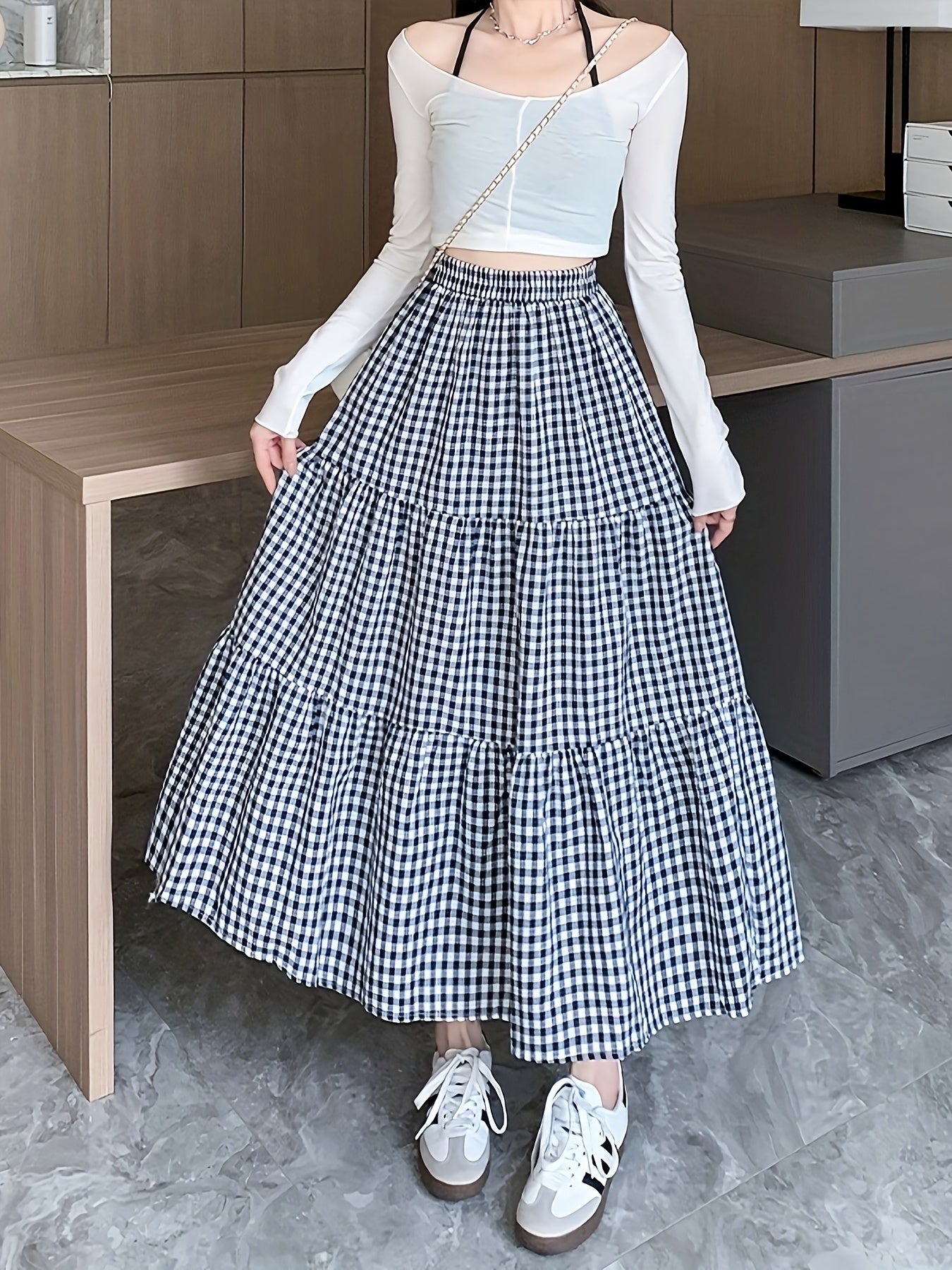 Women's High-Waist Black and White Gingham Pleated Skirt - Slimming A-Line Cut, Casual Summer Style, Lightweight and Breathable Fabric, Perfect for Staircase Outfits or Casual Attire